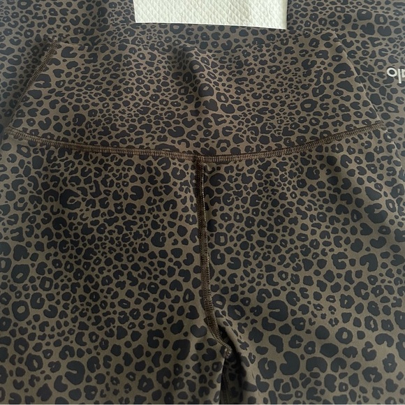 Alo Yoga High Waisted Vapor Legging - Olive Leopard SMALL - Picture 2 of 6